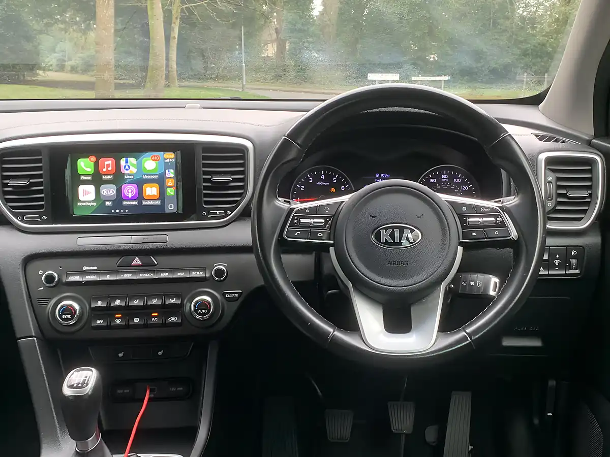 Used 2019 Kia Sportage 2 Red - Interior and Exterior details 12