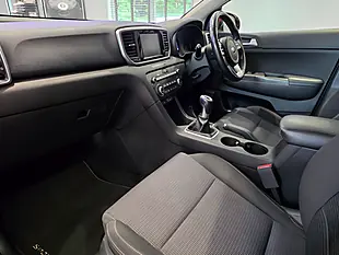 Used 2019 Kia Sportage 2 Red - Interior and Exterior details 15
