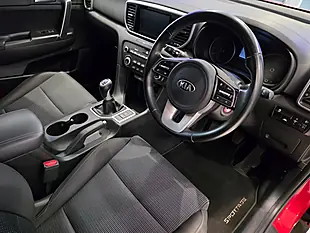 Used 2019 Kia Sportage 2 Red - Interior and Exterior details 9