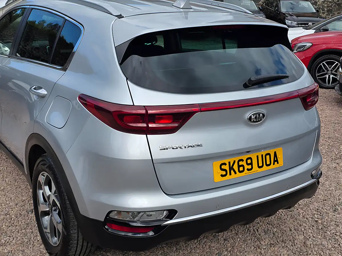 Used 2019 Kia Sportage 2 Silver Frost Metallic - Interior and Exterior details 16