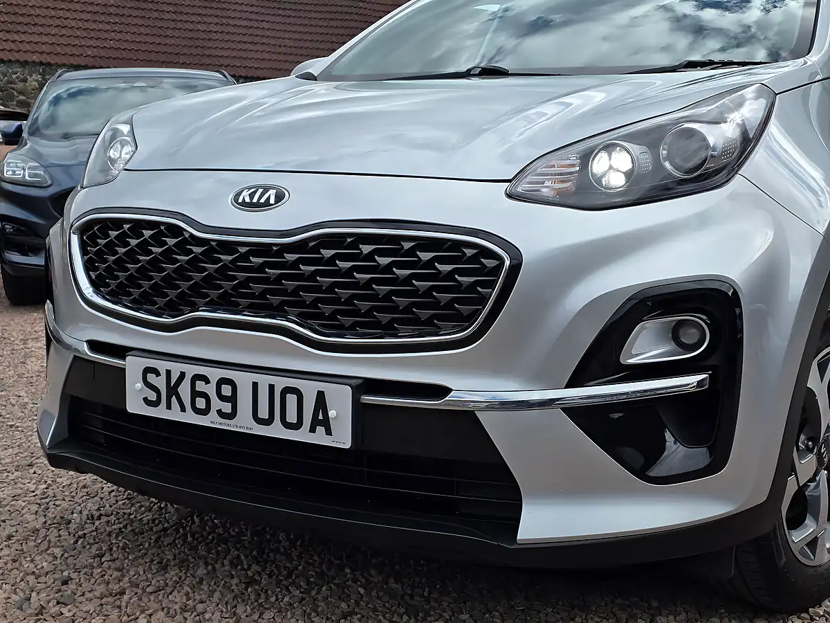 Used 2019 Kia Sportage 2 Silver Frost Metallic - Interior and Exterior details 6