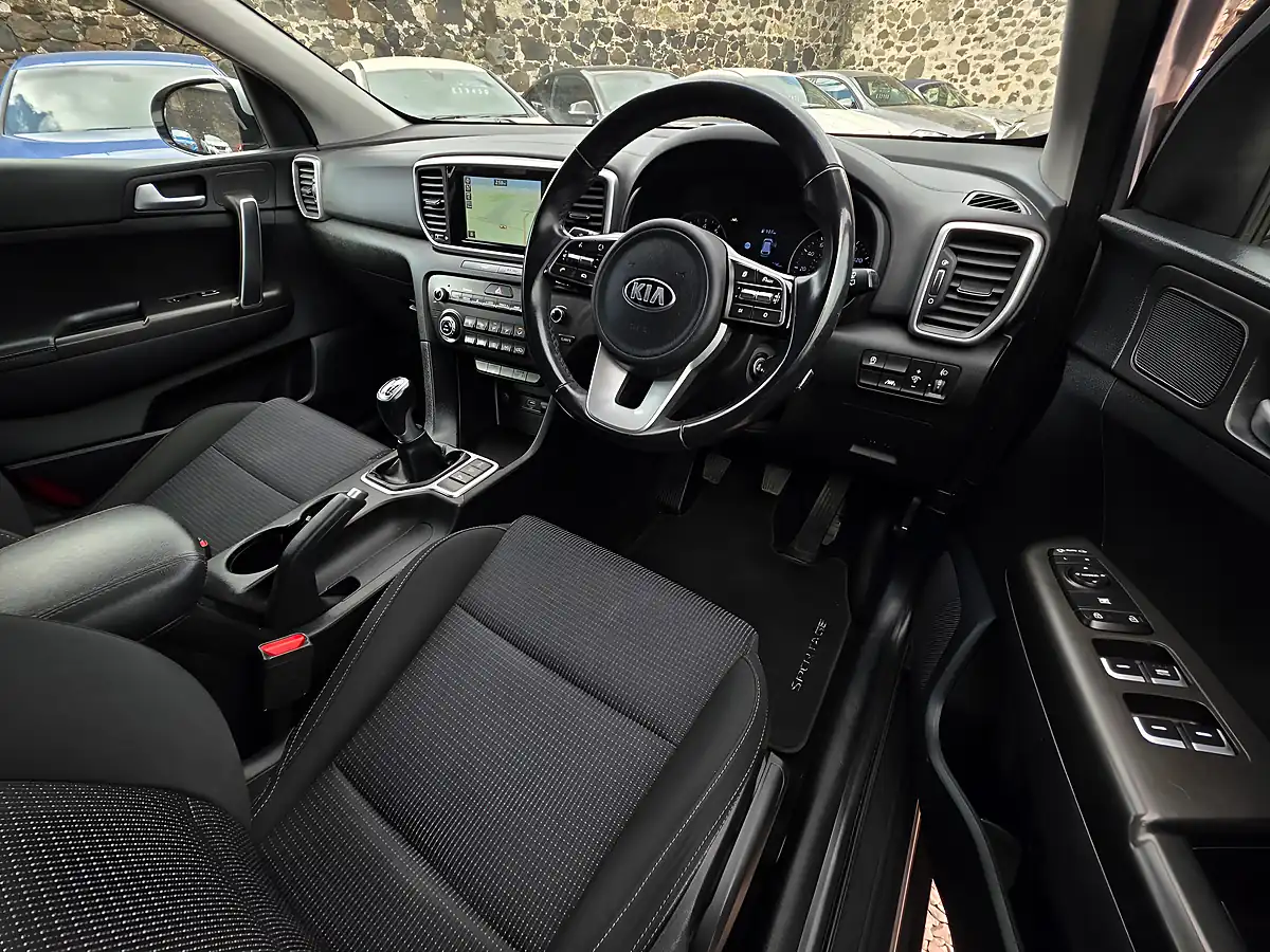 Used 2019 Kia Sportage 2 Silver Frost Metallic - Interior and Exterior details 8