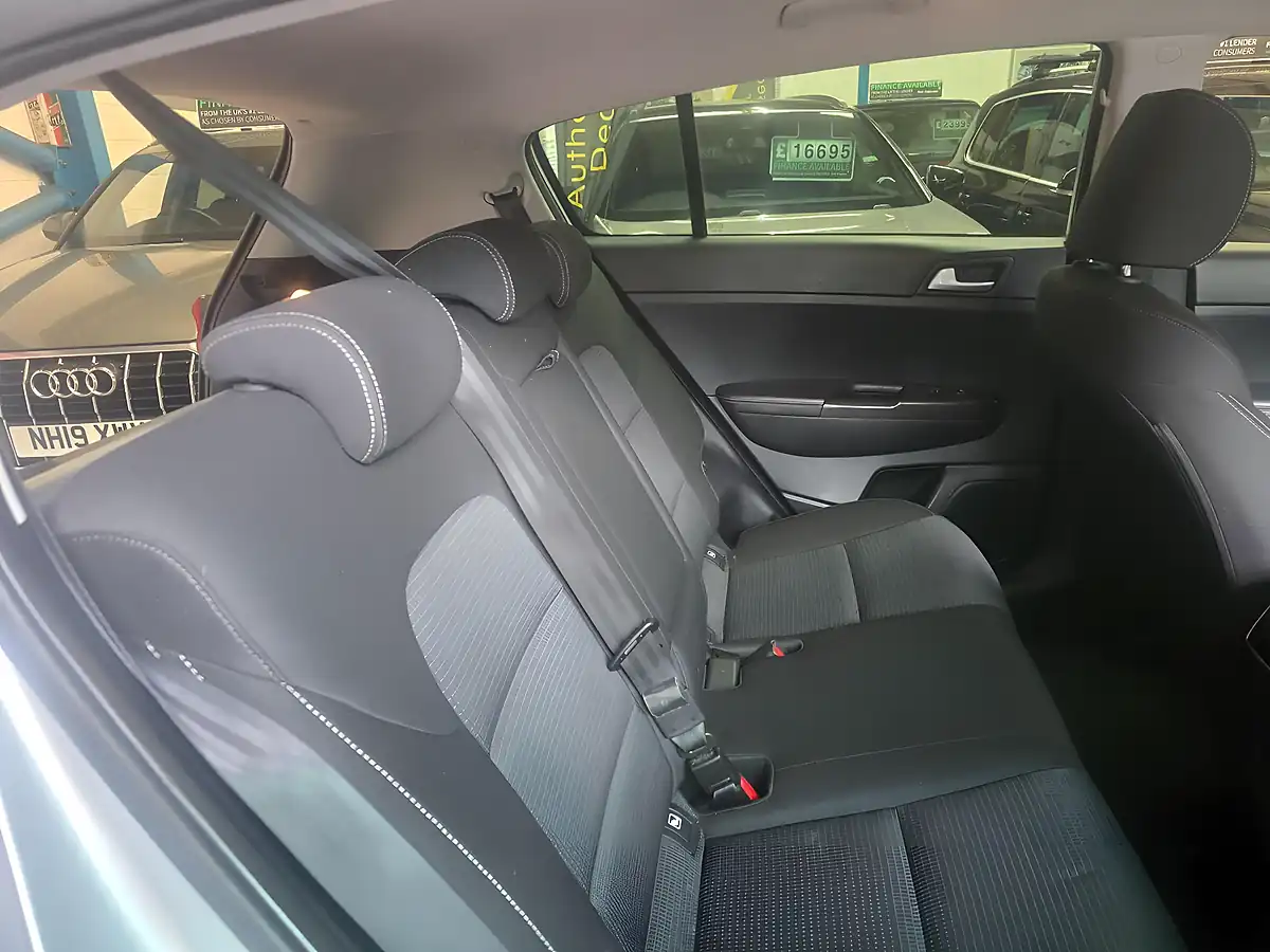Used 2019 Kia Sportage 2 Silver - Interior and Exterior details 14