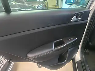 Used 2019 Kia Sportage 2 Silver - Interior and Exterior details 16