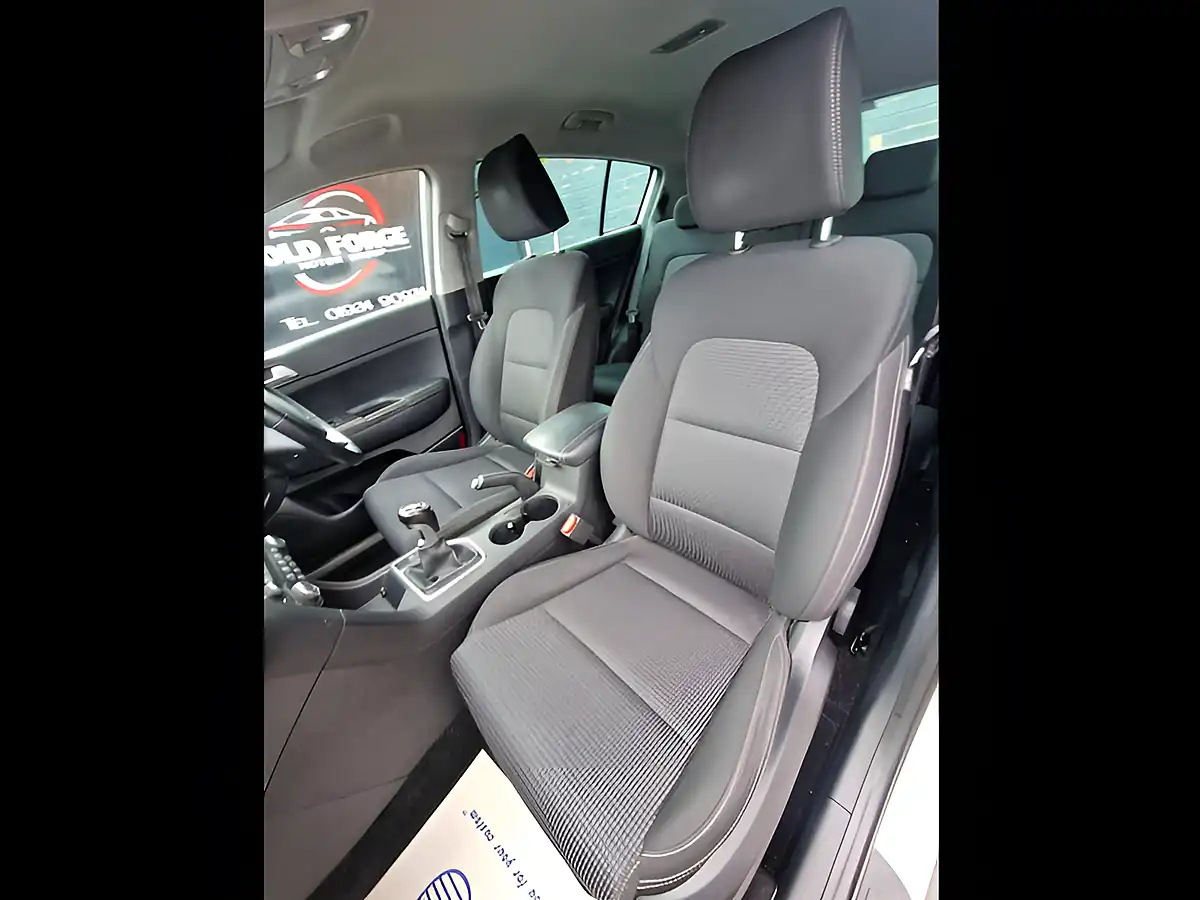 Used 2019 Kia Sportage 2 Silver - Interior and Exterior details 16