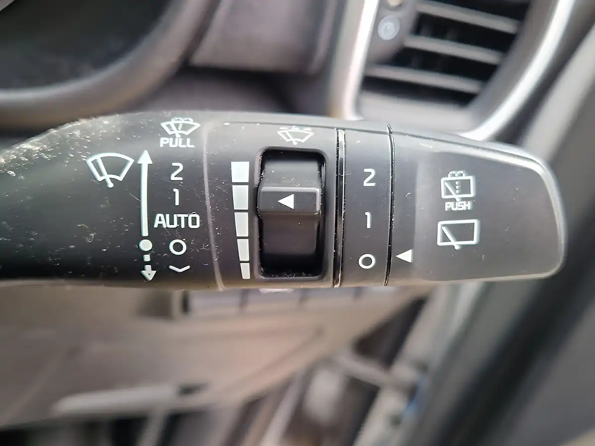 Used 2019 Kia Sportage 2 Silver - Interior and Exterior details 18