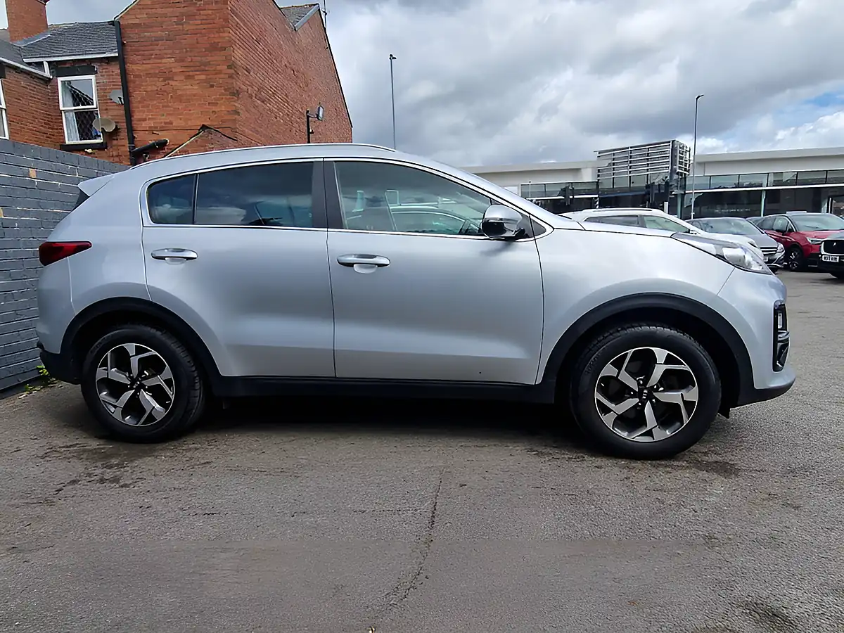 Used 2019 Kia Sportage 2 Silver - Interior and Exterior details 7