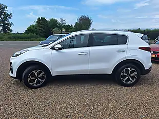 Used 2019 Kia Sportage 2 White - Interior and Exterior details 10