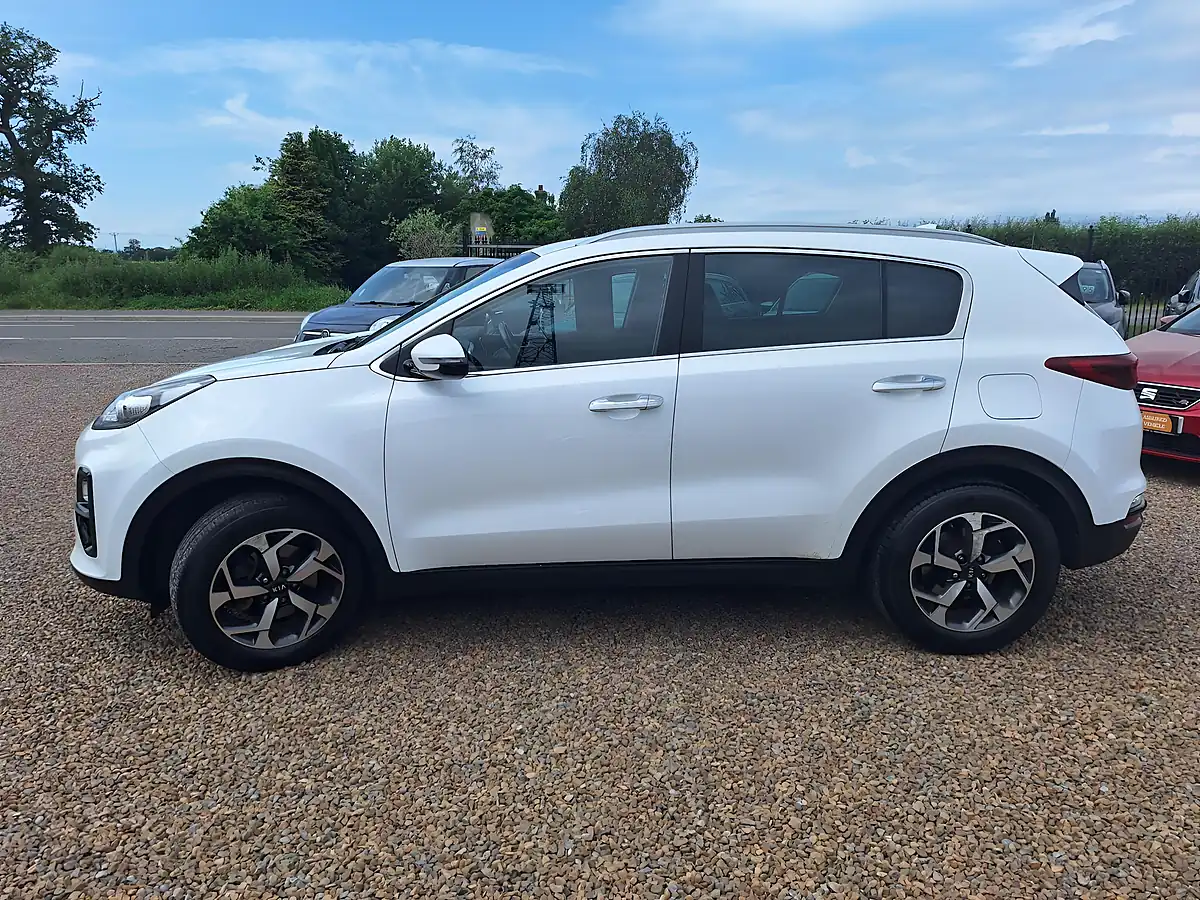 Used 2019 Kia Sportage 2 White - Interior and Exterior details 10