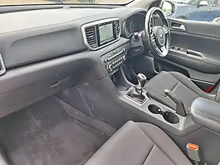 Used 2019 Kia Sportage 2 White - Interior and Exterior details 2