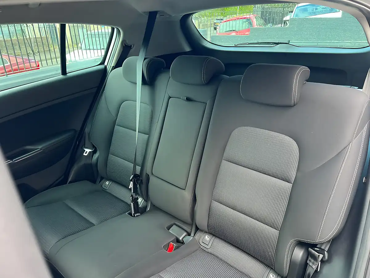 Used 2019 Kia Sportage 2 White - Interior and Exterior details 15
