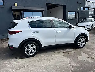 Used 2019 Kia Sportage 2 White - Interior and Exterior details 4