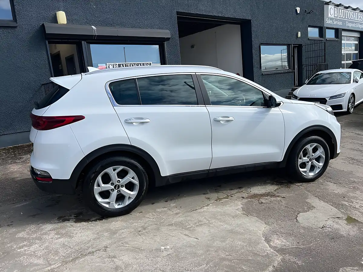 Used 2019 Kia Sportage 2 White - Interior and Exterior details 4