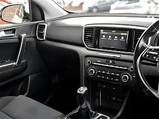 Used 2019 Kia Sportage 2 White - Interior and Exterior details 12