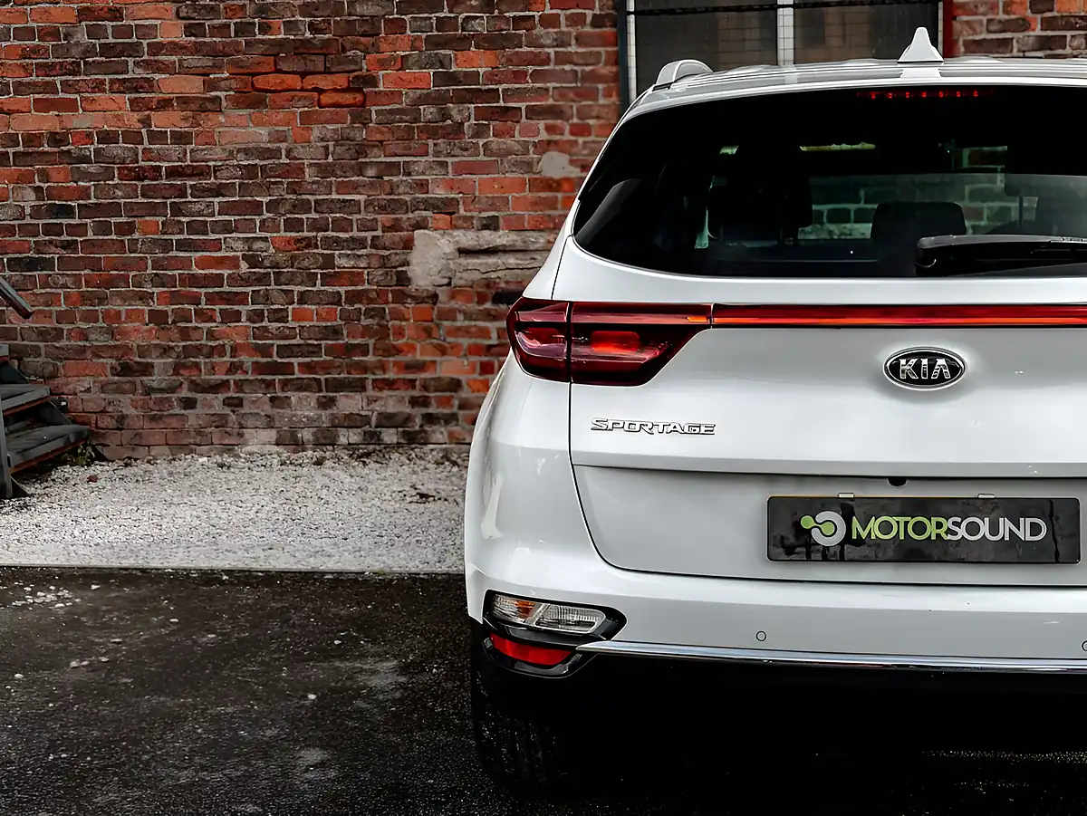 Used 2019 Kia Sportage 2 White - Interior and Exterior details 13