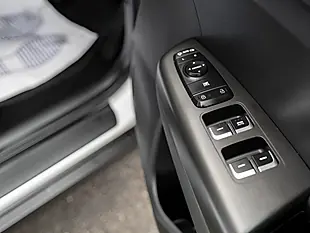 Used 2019 Kia Sportage 2 White - Interior and Exterior details 14