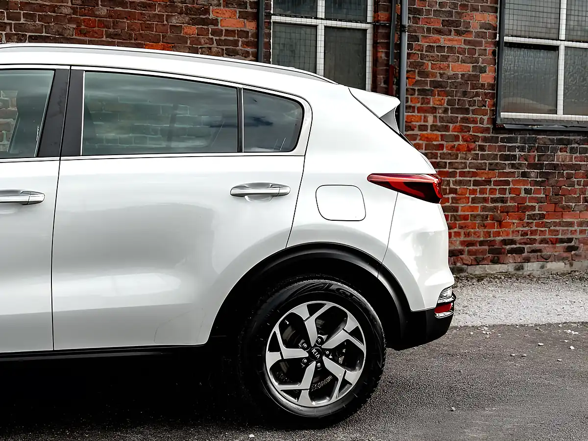Used 2019 Kia Sportage 2 White - Interior and Exterior details 17