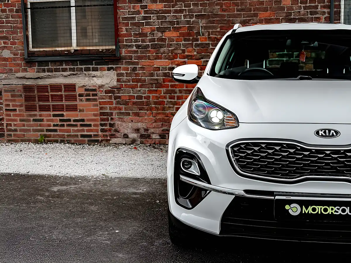 Used 2019 Kia Sportage 2 White - Interior and Exterior details 5