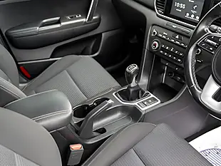 Used 2019 Kia Sportage 2 White - Interior and Exterior details 6