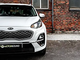 Used 2019 Kia Sportage 2 White - Interior and Exterior details 9