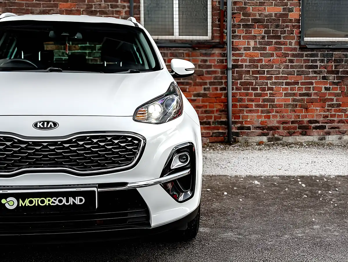 Used 2019 Kia Sportage 2 White - Interior and Exterior details 9