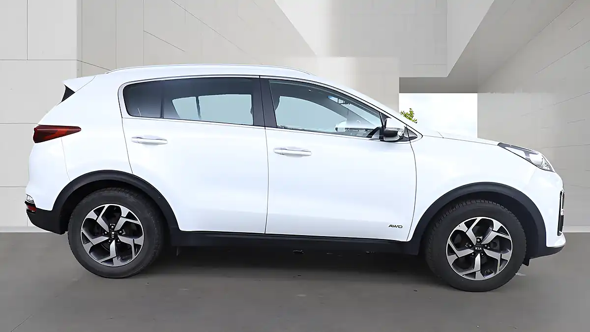 Used 2019 Kia Sportage 2 White - Interior and Exterior details 5
