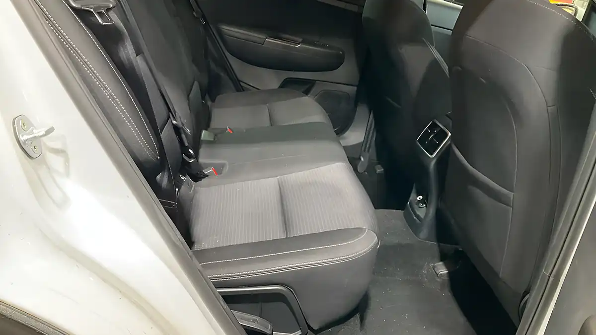 Used 2019 Kia Sportage 2 White - Interior and Exterior details 9