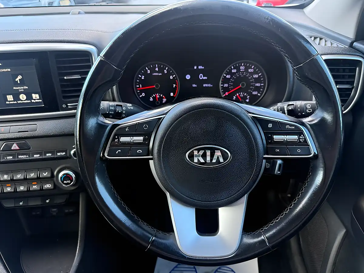 Used 2019 Kia Sportage 2 White - Interior and Exterior details 15