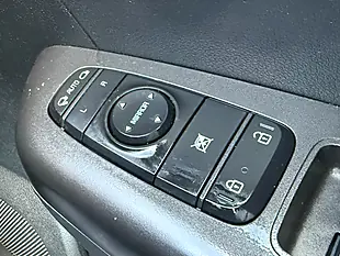 Used 2019 Kia Sportage 2 White - Interior and Exterior details 17