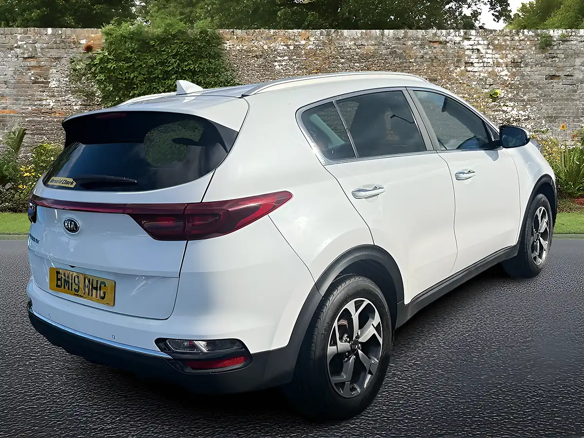 Used 2019 Kia Sportage 2 White - Interior and Exterior details 8