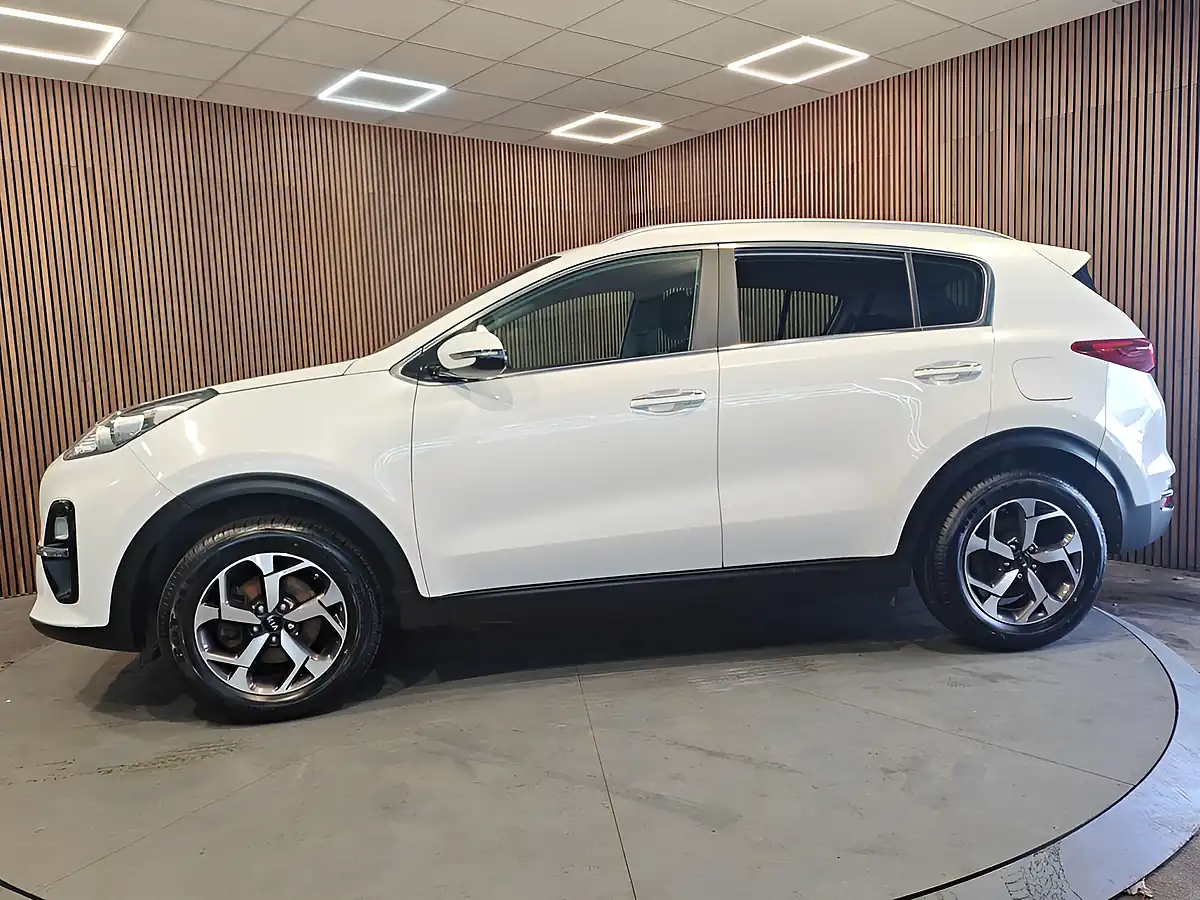 Used 2019 Kia Sportage 2 White - Interior and Exterior details 14