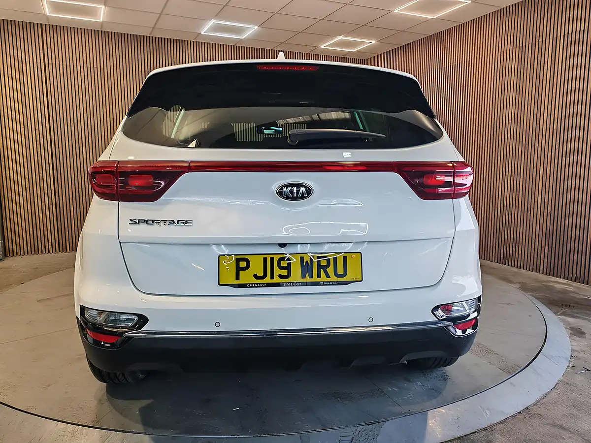 Used 2019 Kia Sportage 2 White - Interior and Exterior details 17