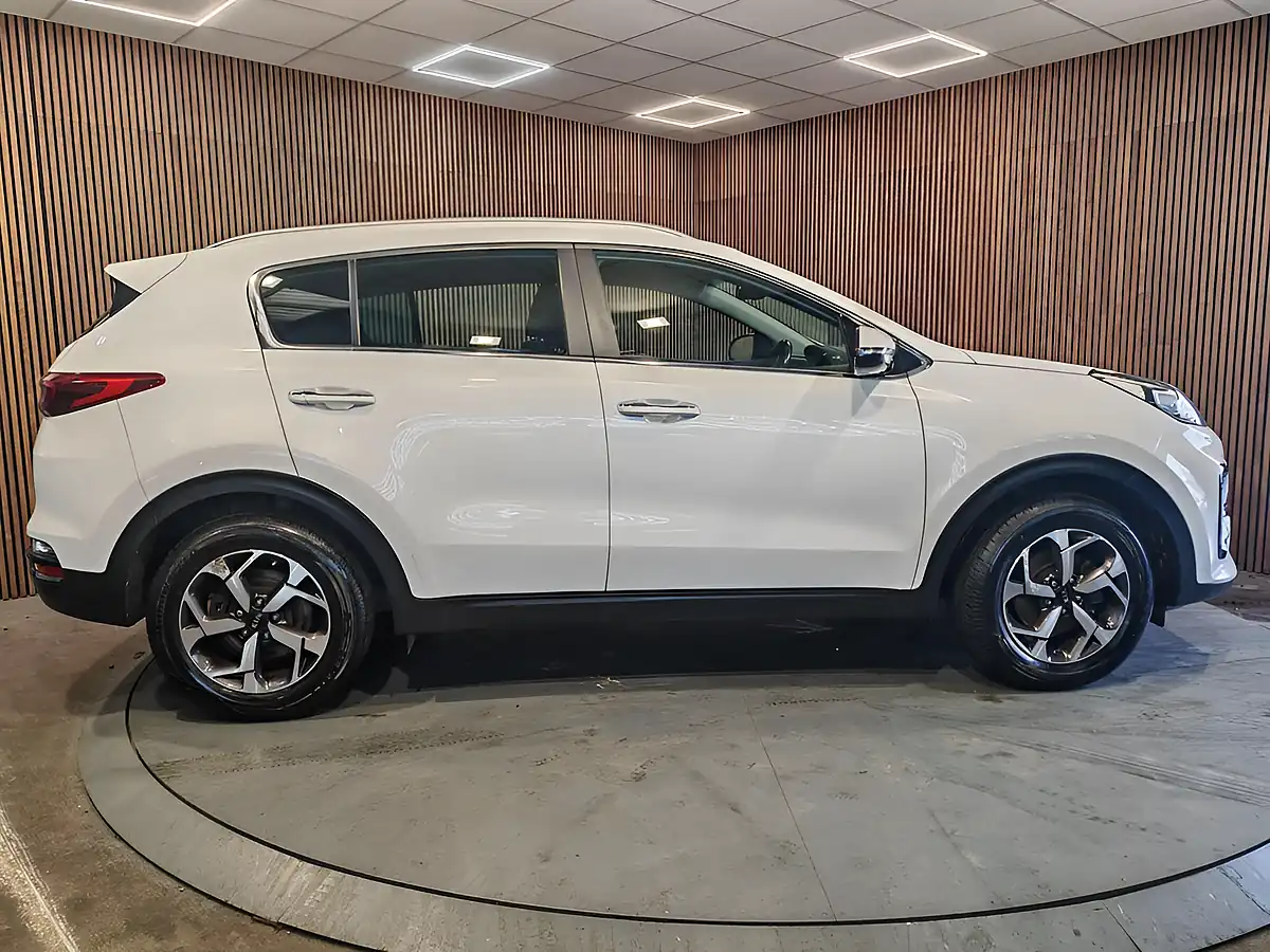 Used 2019 Kia Sportage 2 White - Interior and Exterior details 19