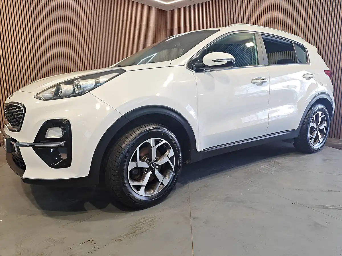 Used 2019 Kia Sportage 2 White - Interior and Exterior details 3