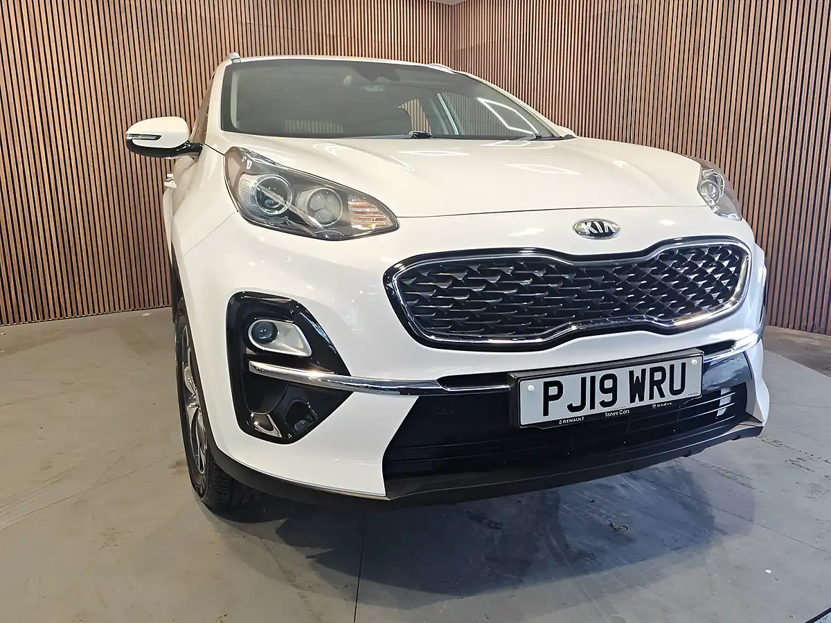 Used 2019 Kia Sportage 2 White - Interior and Exterior details 5