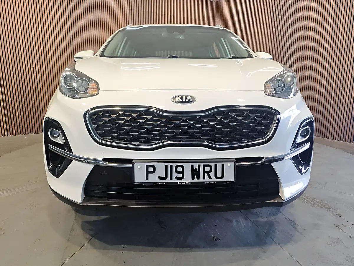 Used 2019 Kia Sportage 2 White - Interior and Exterior details 6