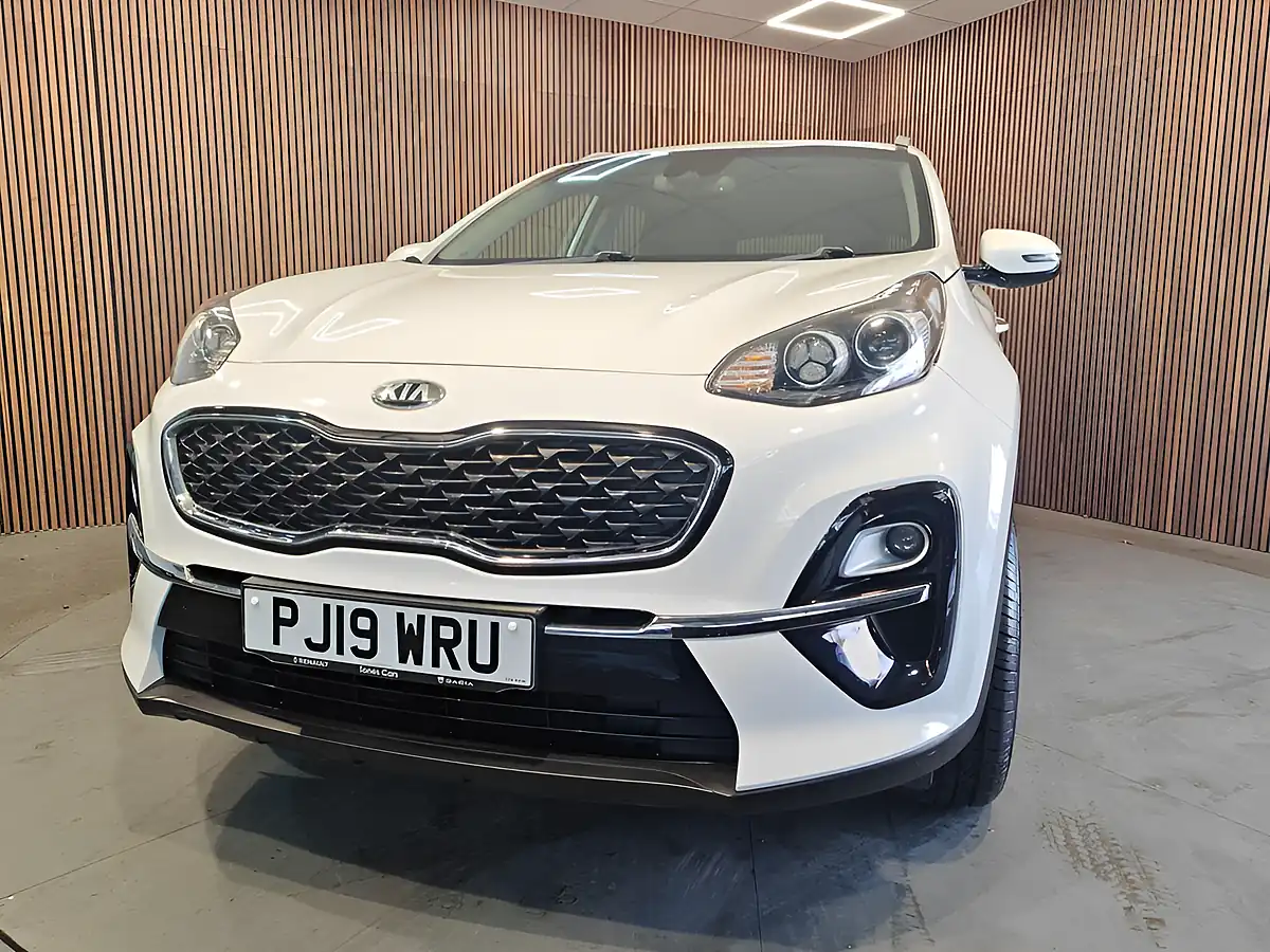 Used 2019 Kia Sportage 2 White - Interior and Exterior details 7