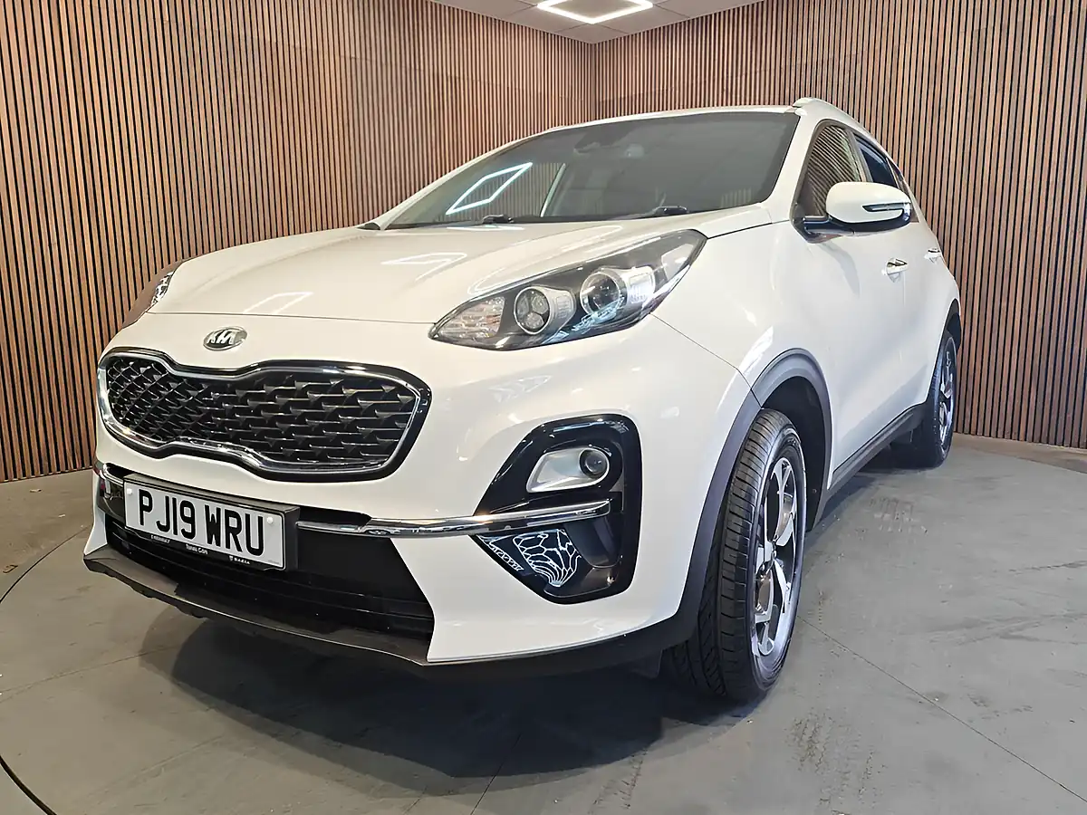 Used 2019 Kia Sportage 2 White - Interior and Exterior details 9