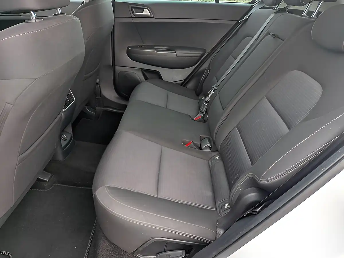Used 2019 Kia Sportage 2 White - Interior and Exterior details 14