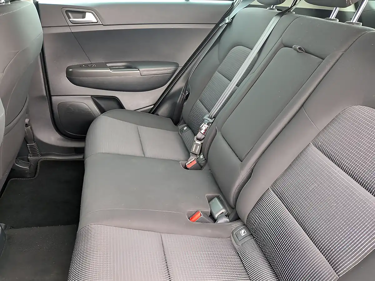 Used 2019 Kia Sportage 2 White - Interior and Exterior details 17