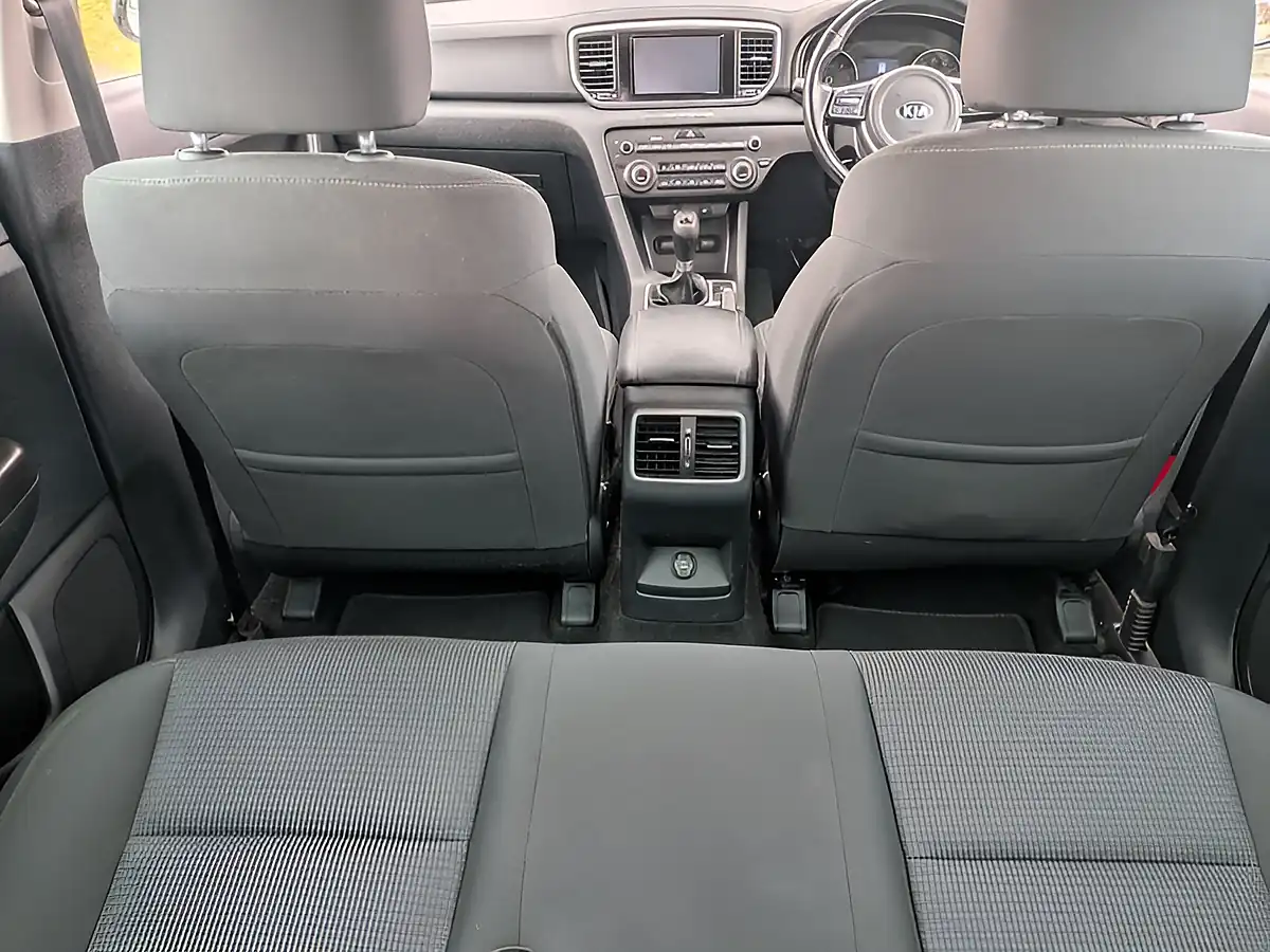 Used 2019 Kia Sportage 2 White - Interior and Exterior details 19