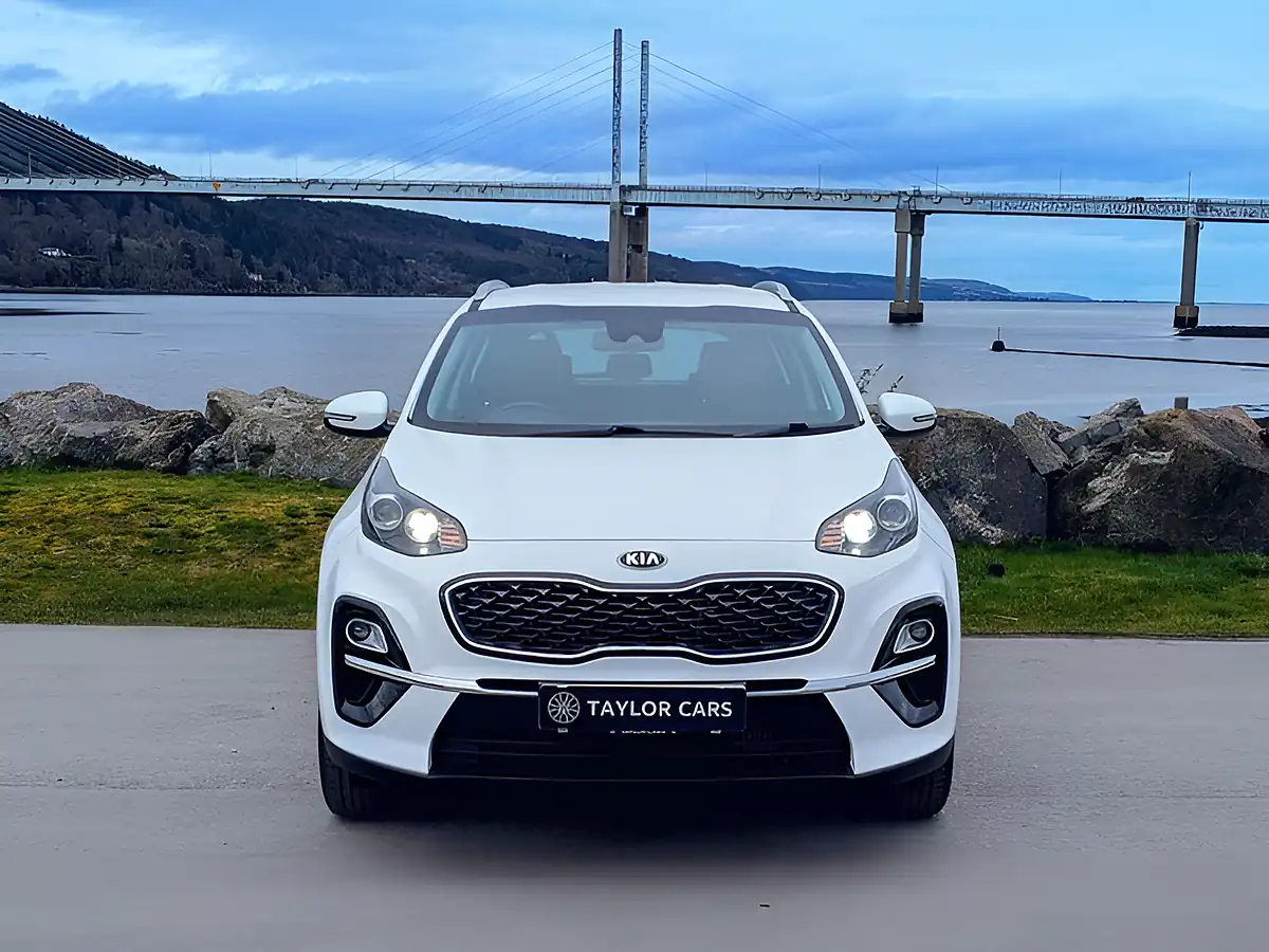 Used 2019 Kia Sportage 2 White - Interior and Exterior details 2