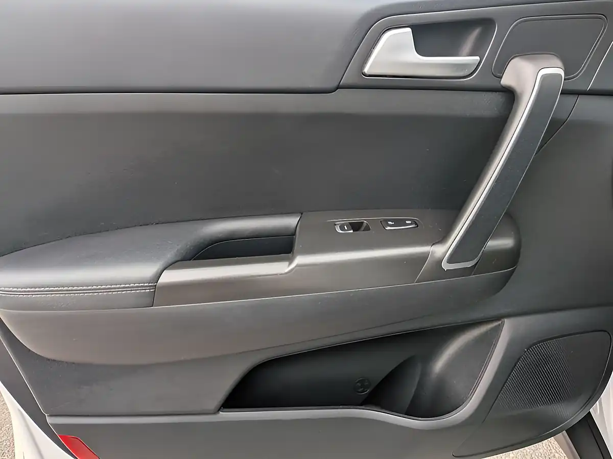 Used 2019 Kia Sportage 2 White - Interior and Exterior details 20