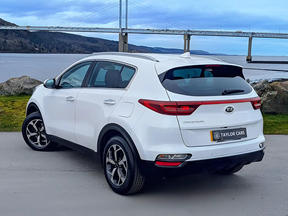 Used 2019 Kia Sportage 2 White - Interior and Exterior details 7