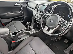 Used 2019 Kia Sportage 2 White - Interior and Exterior details 9