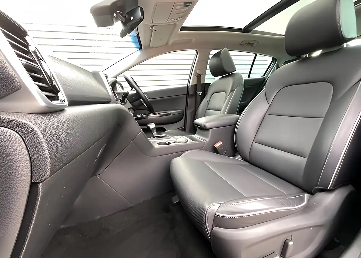 Used 2019 Kia Sportage 4 Black - Interior and Exterior details 10