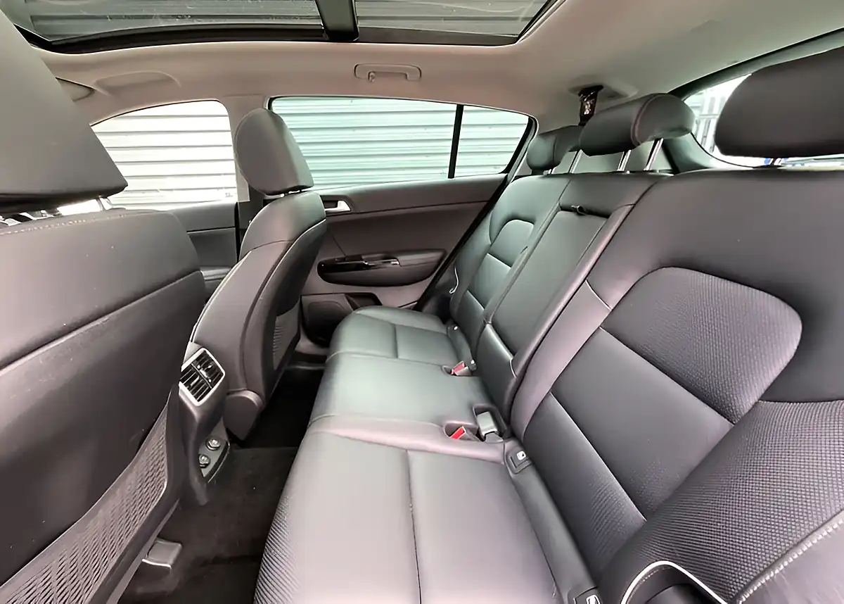 Used 2019 Kia Sportage 4 Black - Interior and Exterior details 17
