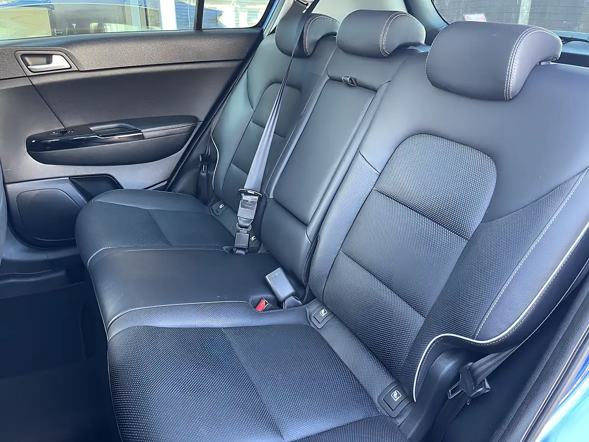 Used 2019 Kia Sportage 4 Blue - Interior and Exterior details 15