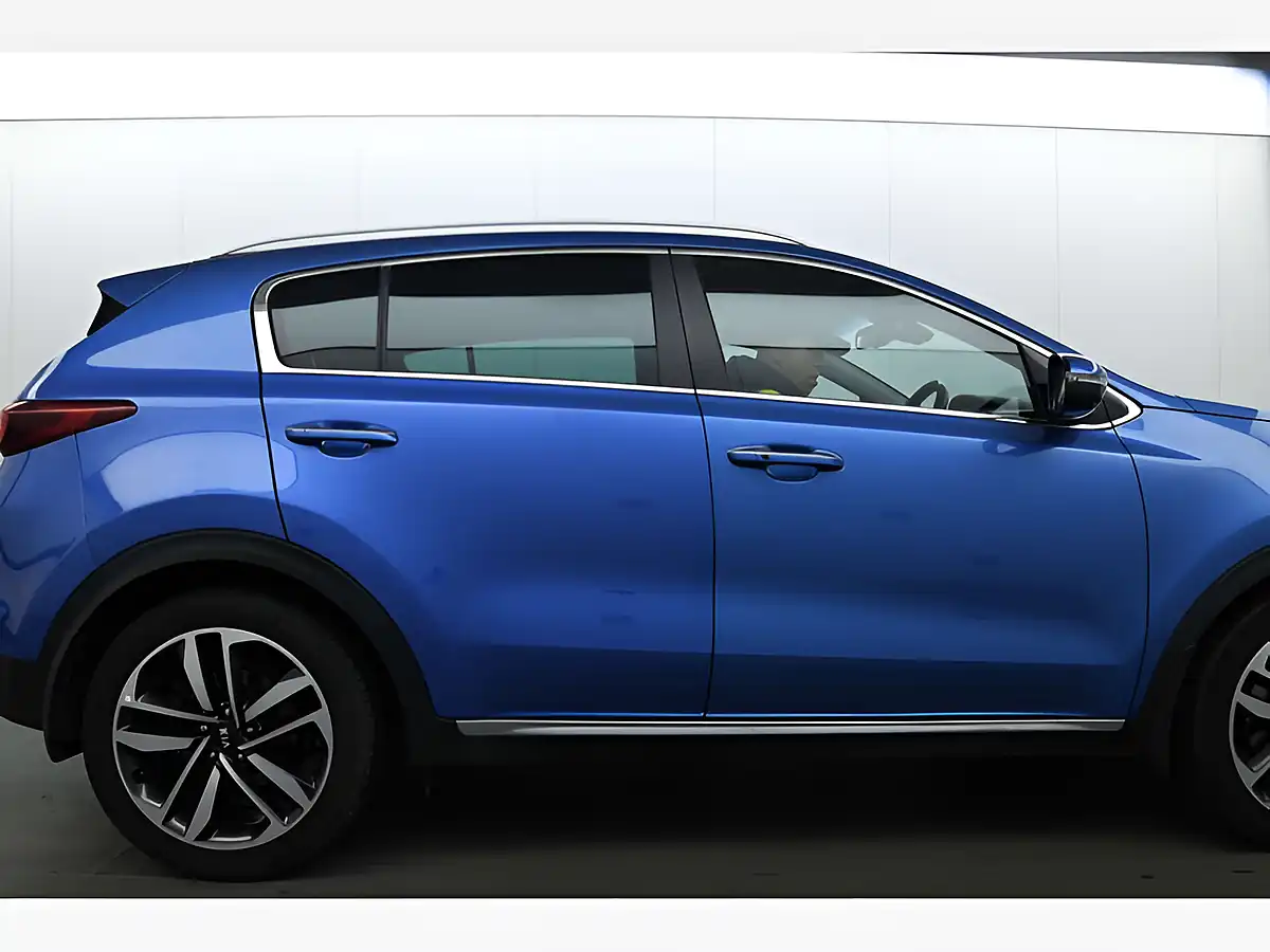 Used 2019 Kia Sportage 4 Blue - Interior and Exterior details 12