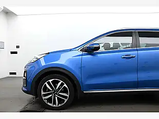 Used 2019 Kia Sportage 4 Blue - Interior and Exterior details 9